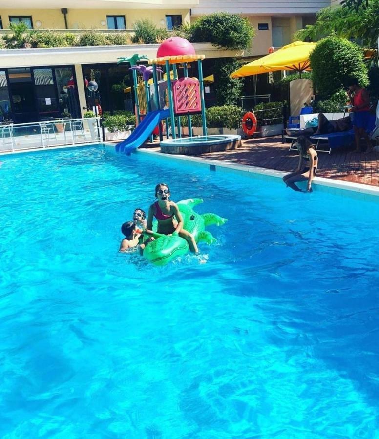 Park Hotel Kursaal Мисано Адриатико Екстериор снимка